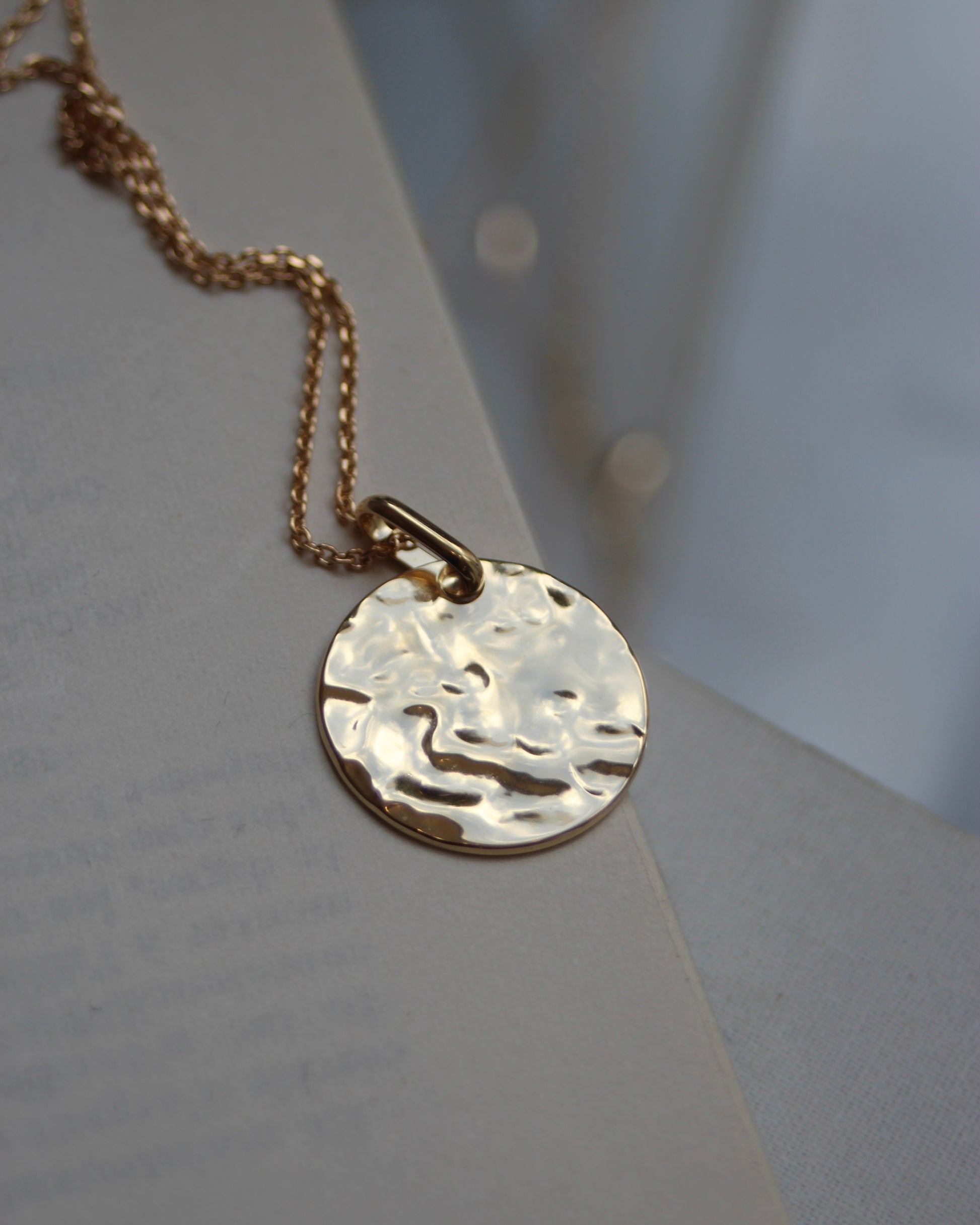 Médaille martelée II (personnalisable)