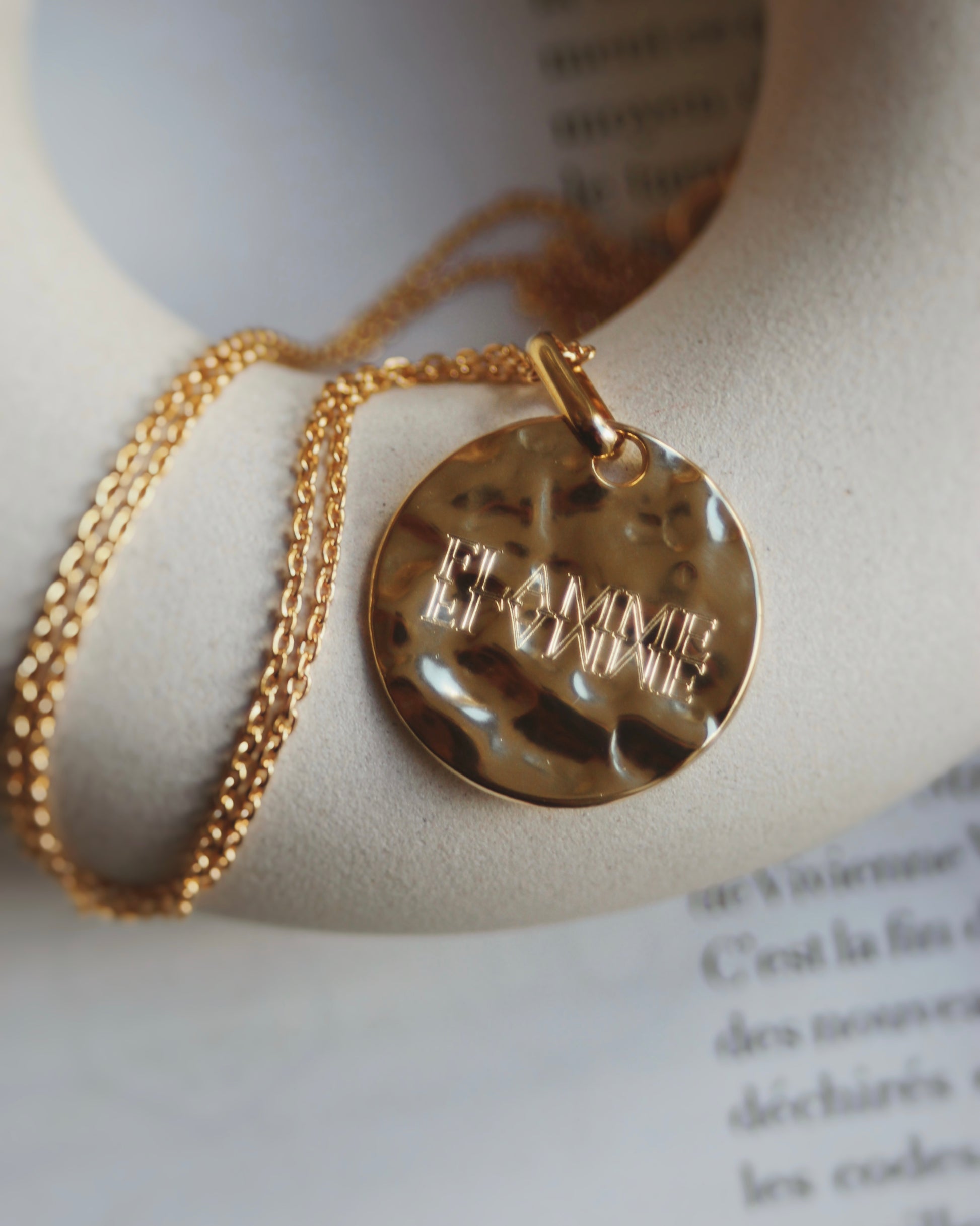 Médaille martelée II (personnalisable)
