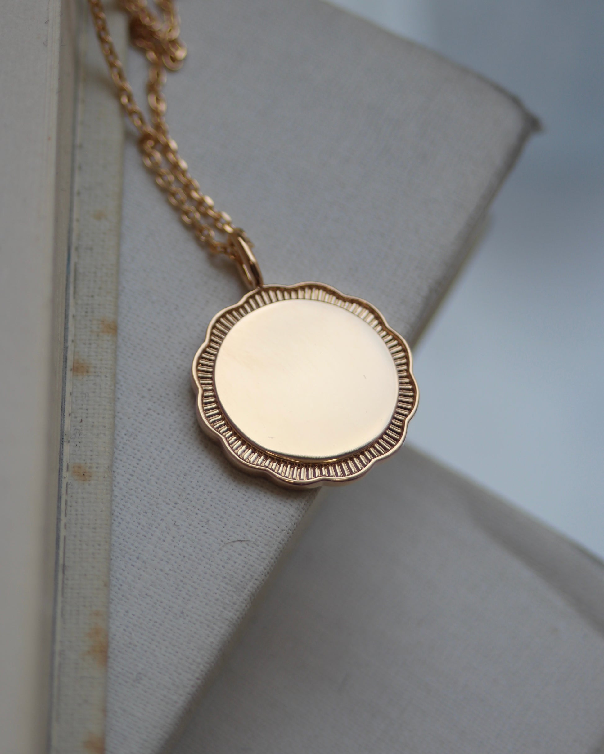 Médaille fleur (personnalisable)