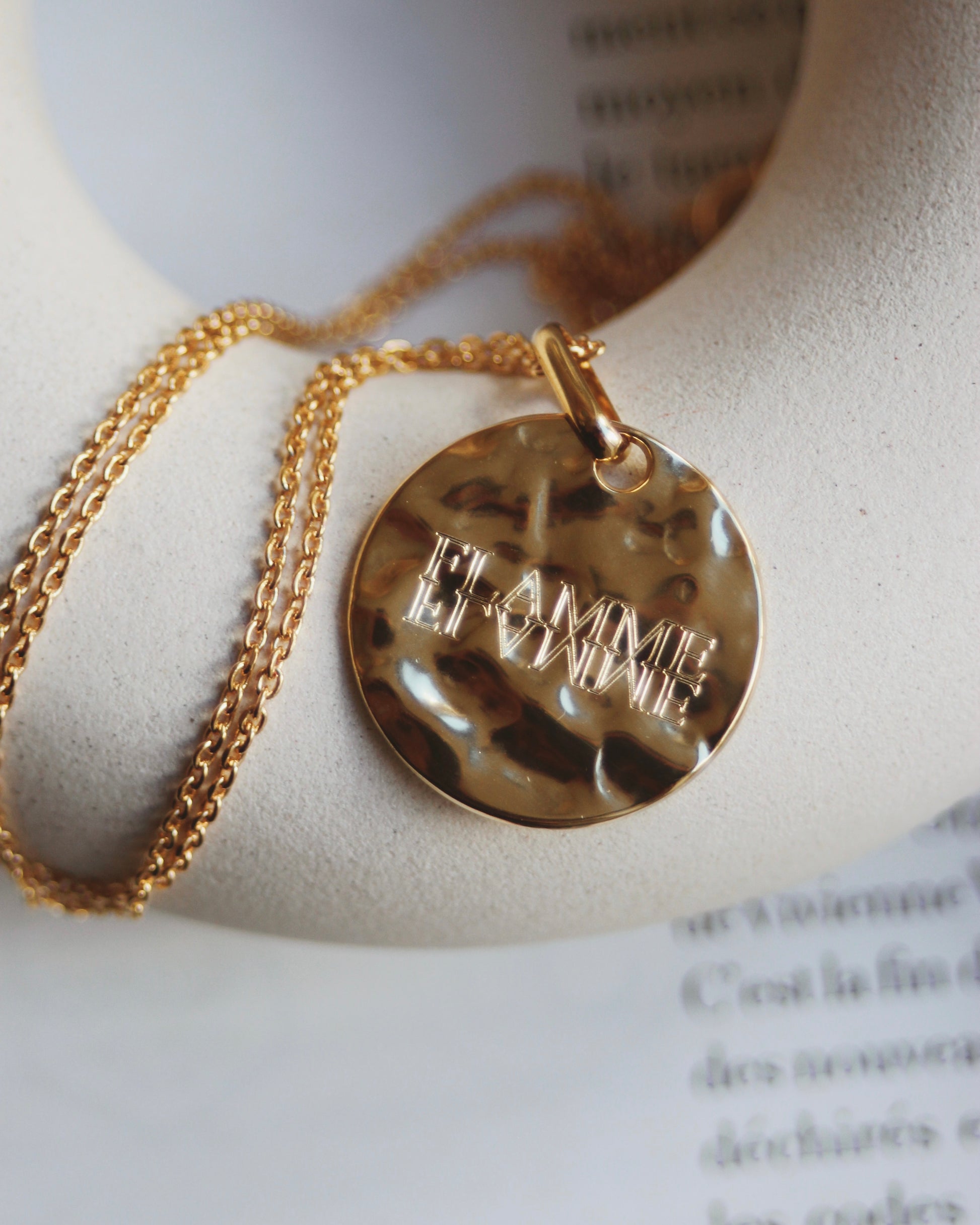 Médaille martelée II (personnalisable)