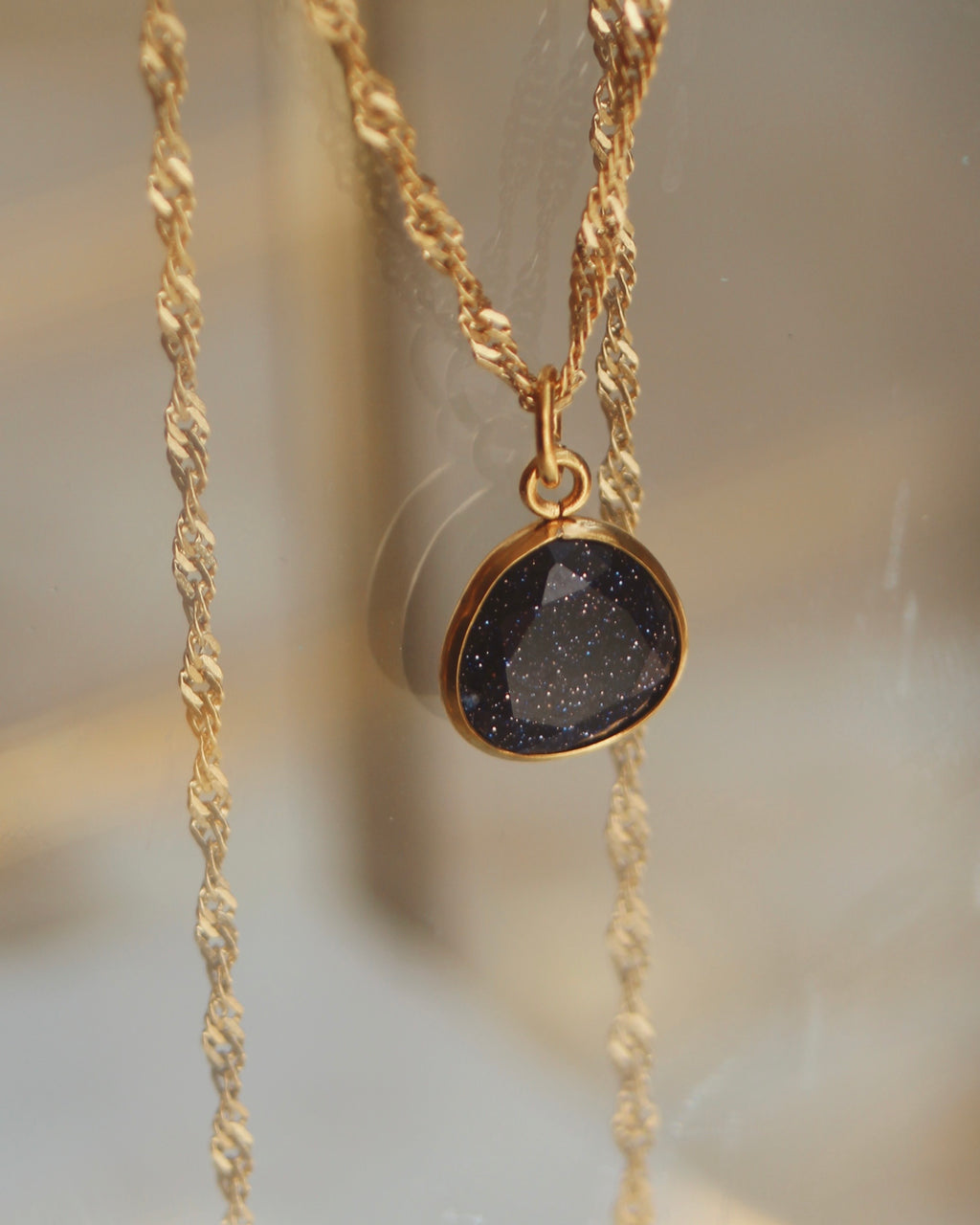 Collier goutte nuit