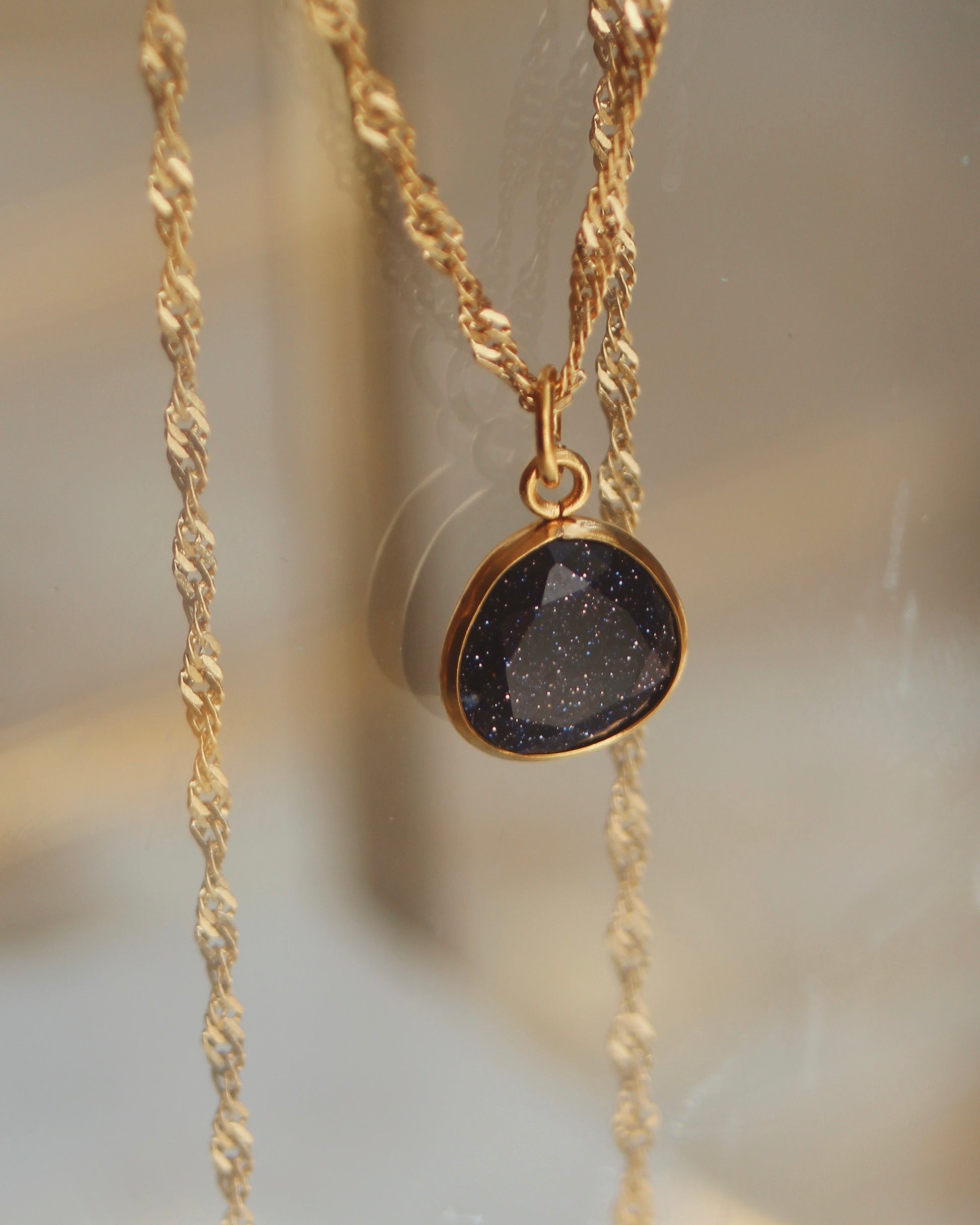 Collier goutte nuit