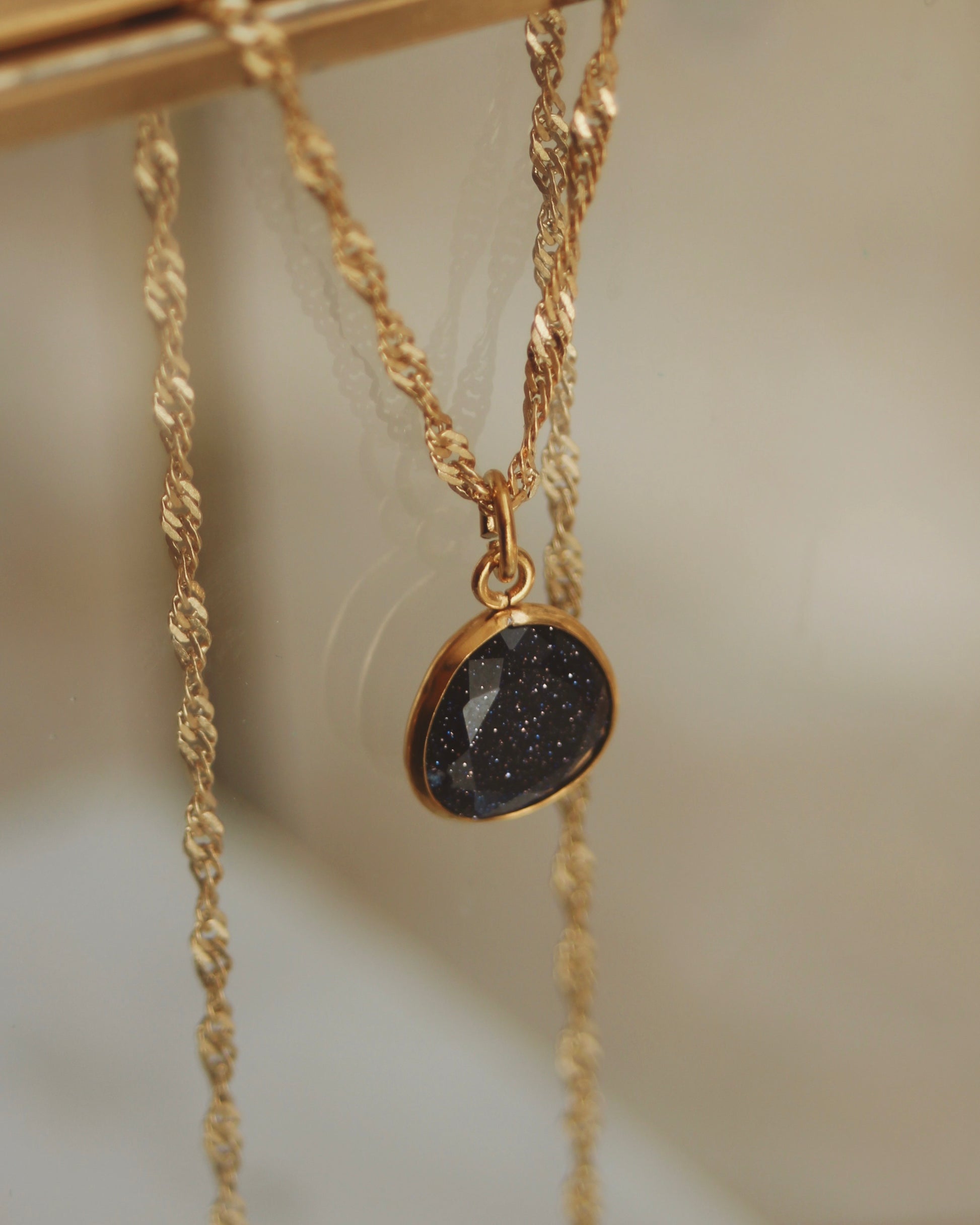 Collier goutte nuit