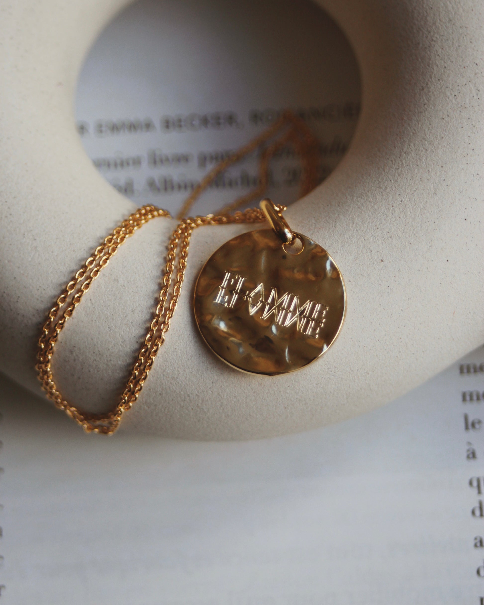 Médaille martelée (personnalisable)