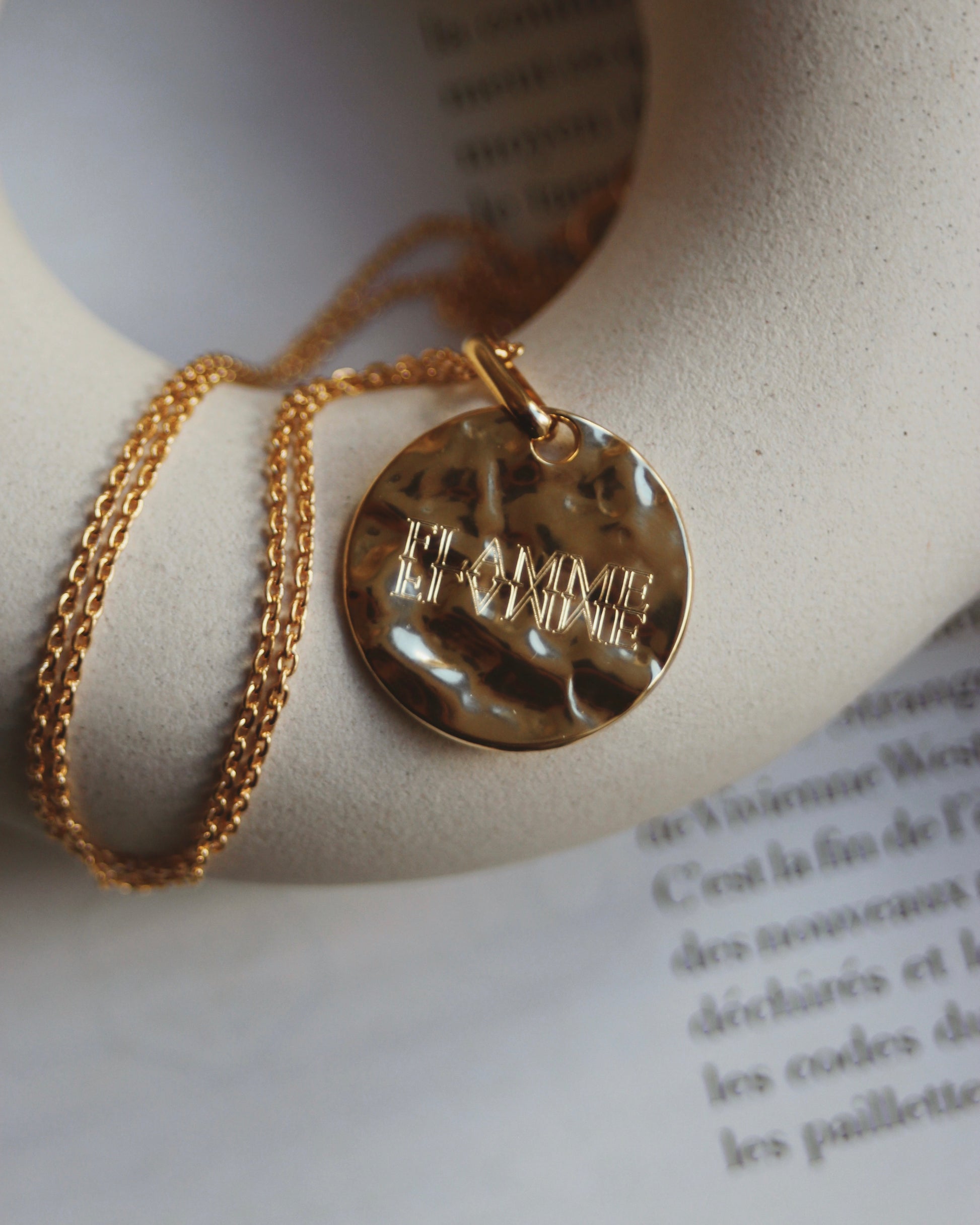 Médaille martelée II (personnalisable)