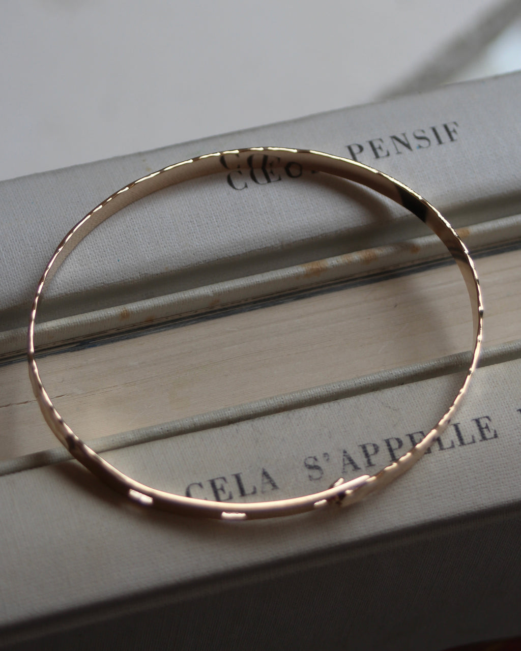 Bracelet ruban martelé (personnalisable)