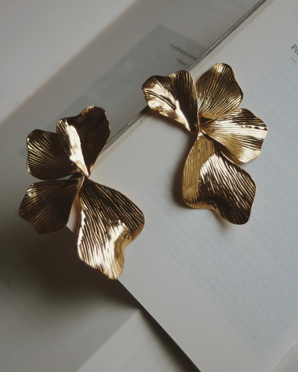 Boucles pétale strié