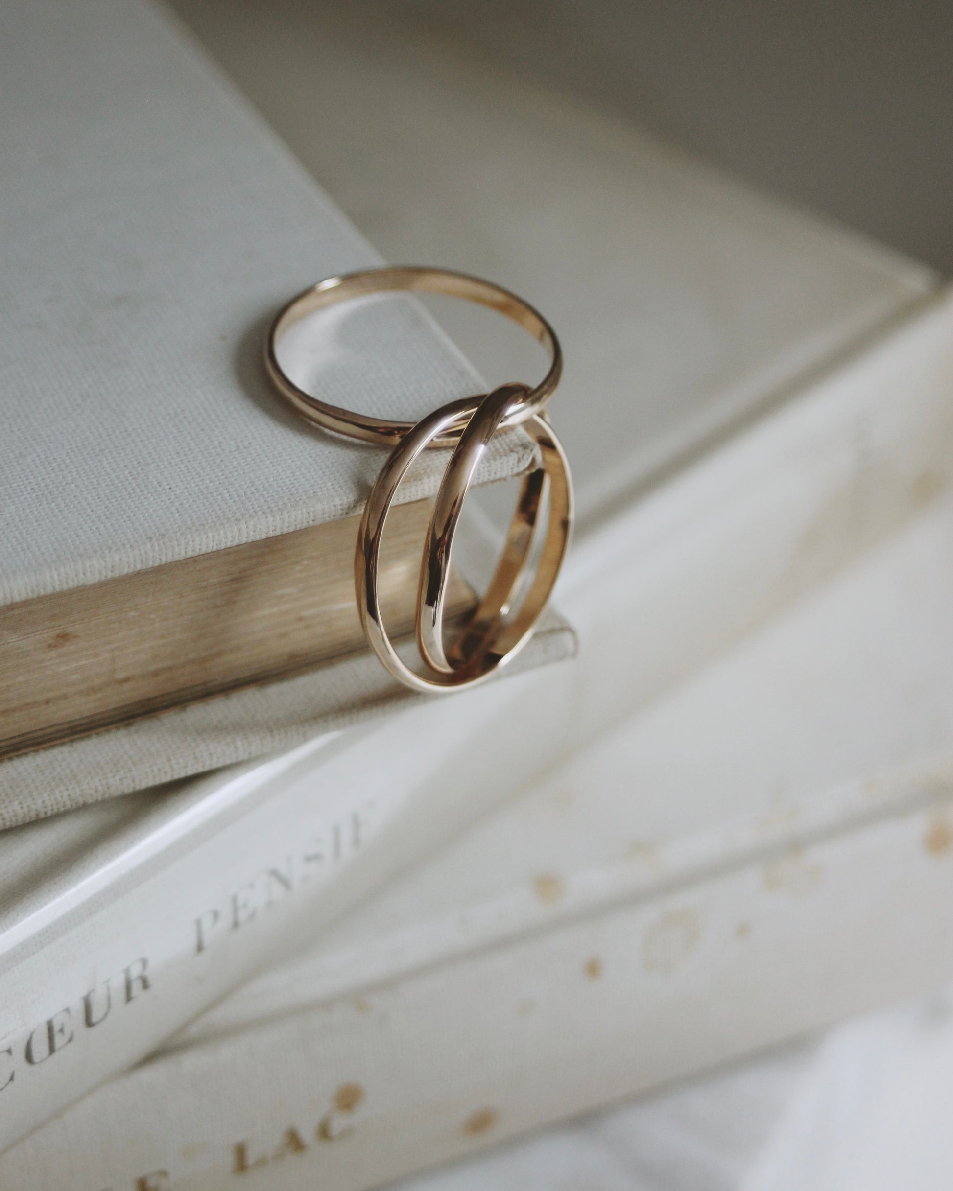 Bague entrelacée