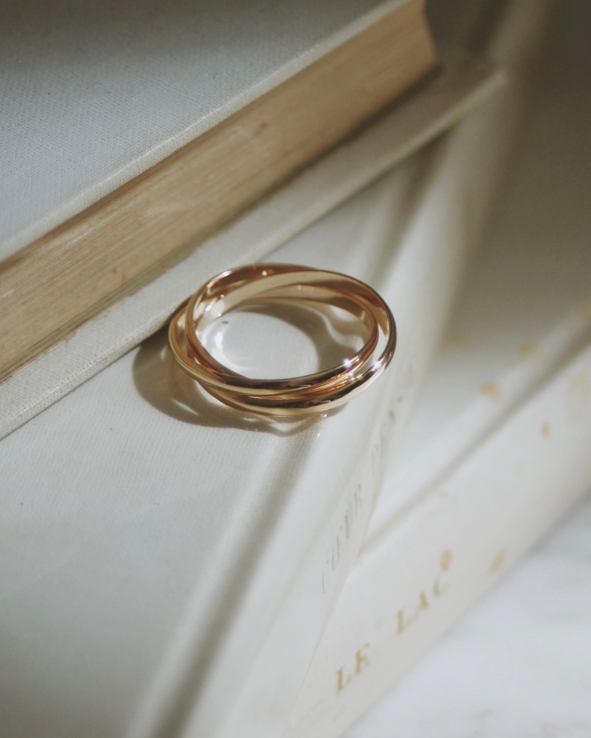 Bague entrelacée