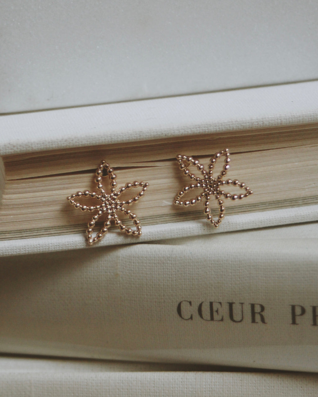 Boucles d'oreilles fleurs perlées